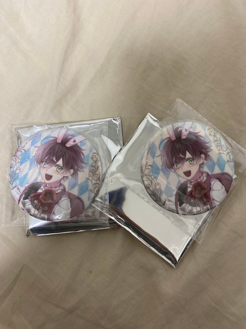 ディアラバ 逆巻アヤト ALICE レアホロ缶バッジ ① - メルカリ