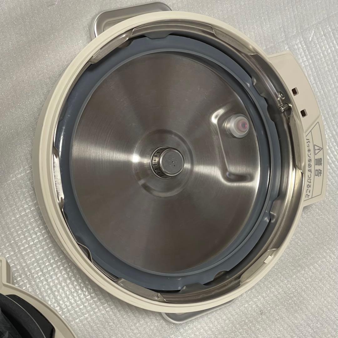ほぼ未使用 PMPC-MB3 3.0L アイリスオーヤマ 電気圧力鍋