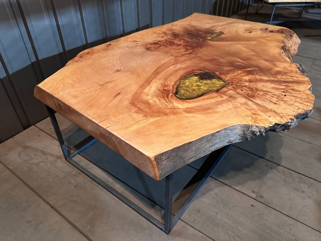 送料無料】 樺 カバ 一枚板テーブル レジン 縮み杢 玉杢 ローテーブル