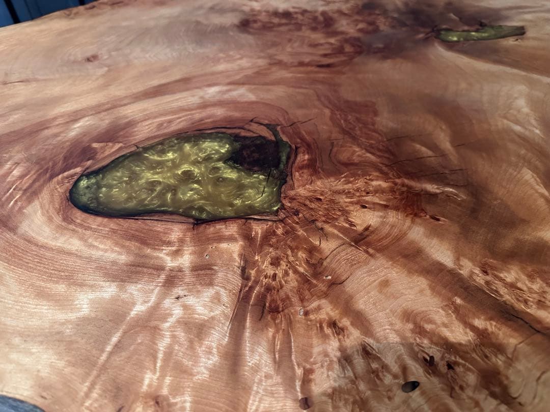 送料無料】 樺 カバ 一枚板テーブル レジン 縮み杢 玉杢 ローテーブル