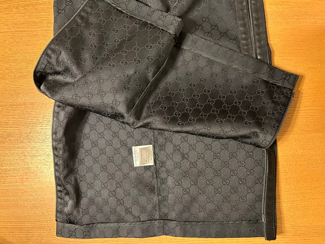 GUCCI ブラックタイトスカート ダブルジッパー