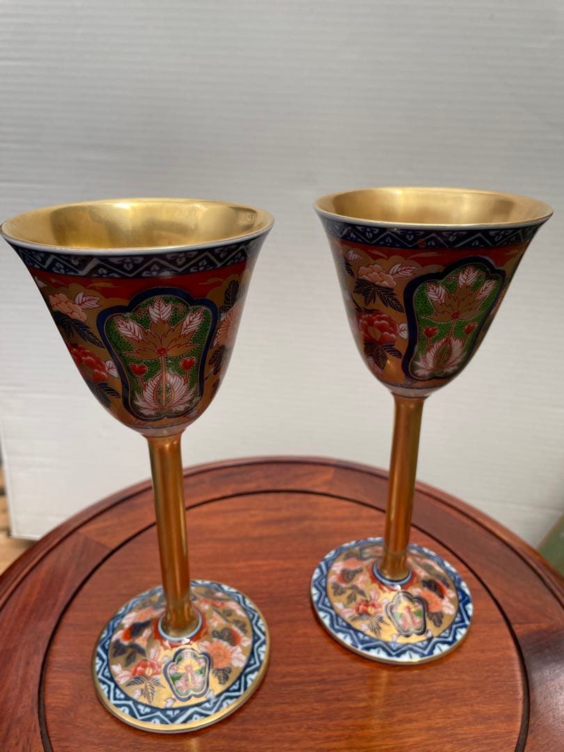 其泉作 極錦金彩古伊万里 日肥 其泉作 昭和年製 ペアワインカップ 箱