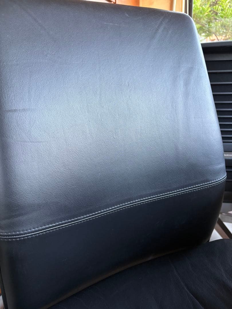 ①Steelcase オフィスチェア 黒 レザー 希少 旧モデル 美品 4脚あり