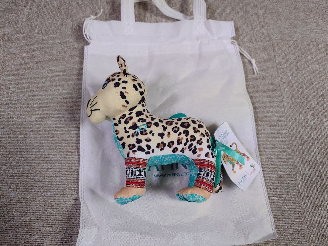 完売品　サウジアラビア館　万博　PAPINEE ヒョウ ニムル　ぬいぐるみ