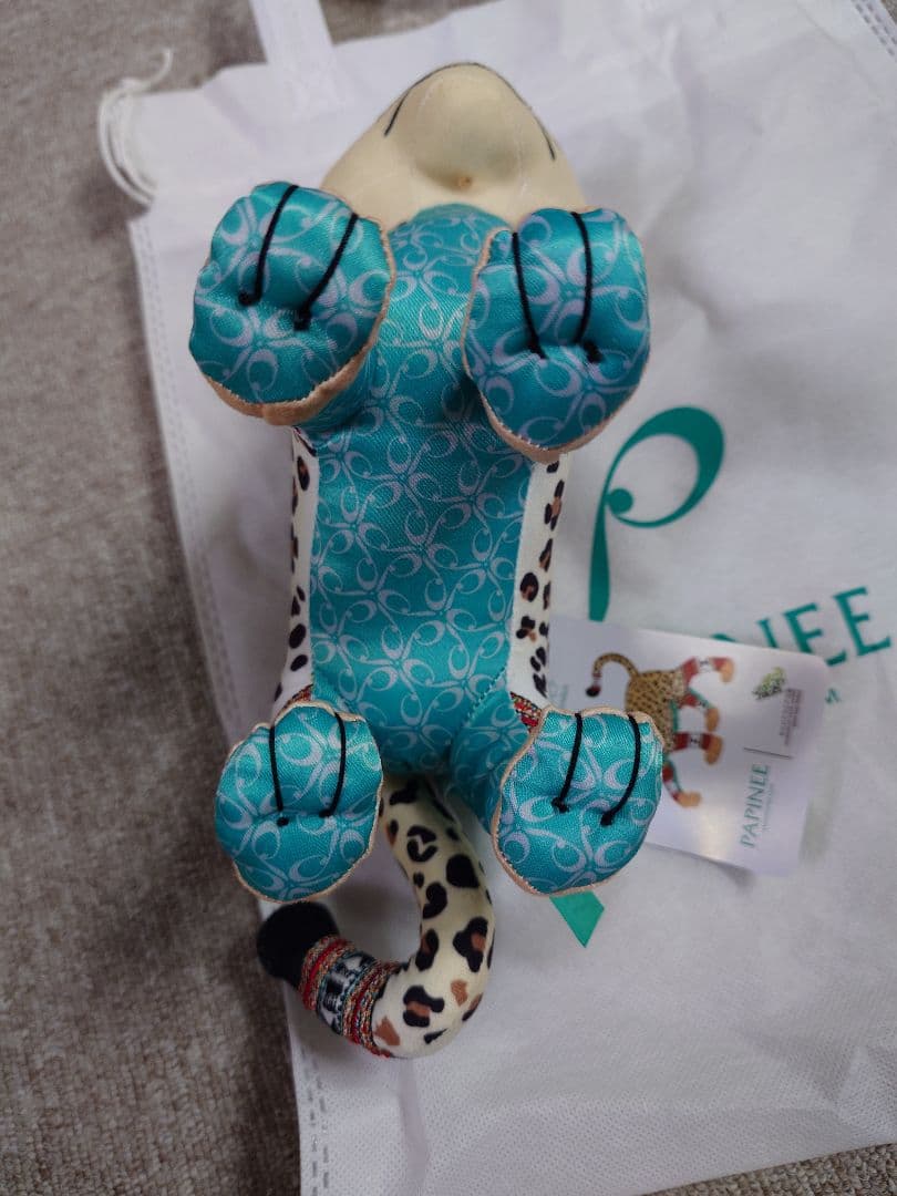 完売品　サウジアラビア館　万博　PAPINEE ヒョウ ニムル　ぬいぐるみ