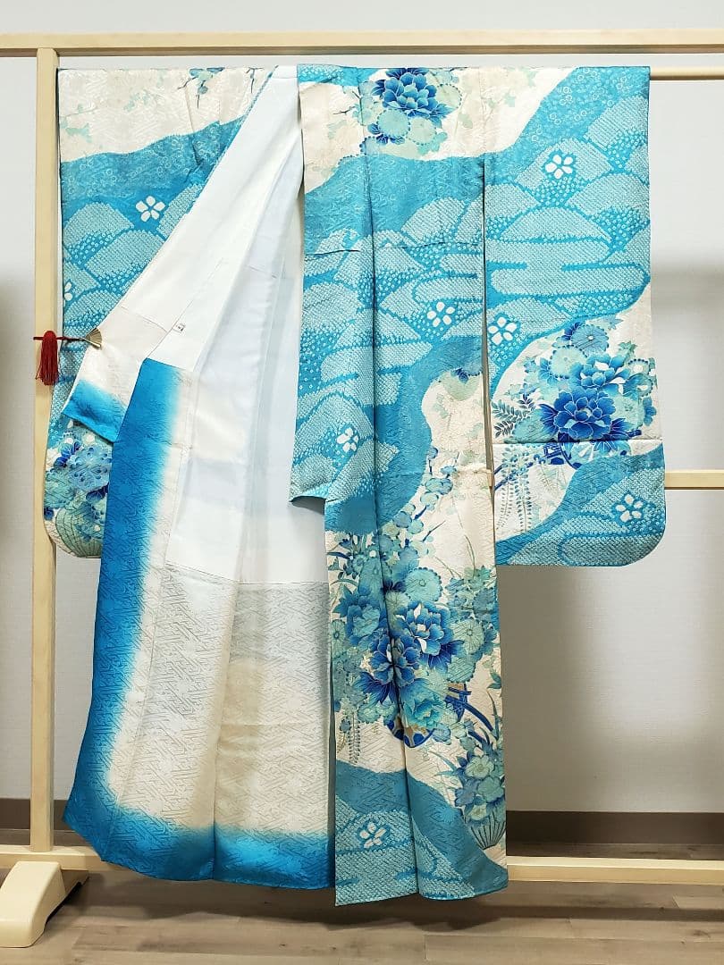 やまと誂製 豪華な花 牡丹 菊 絞り 金駒刺繍 水色 白 袷 正絹