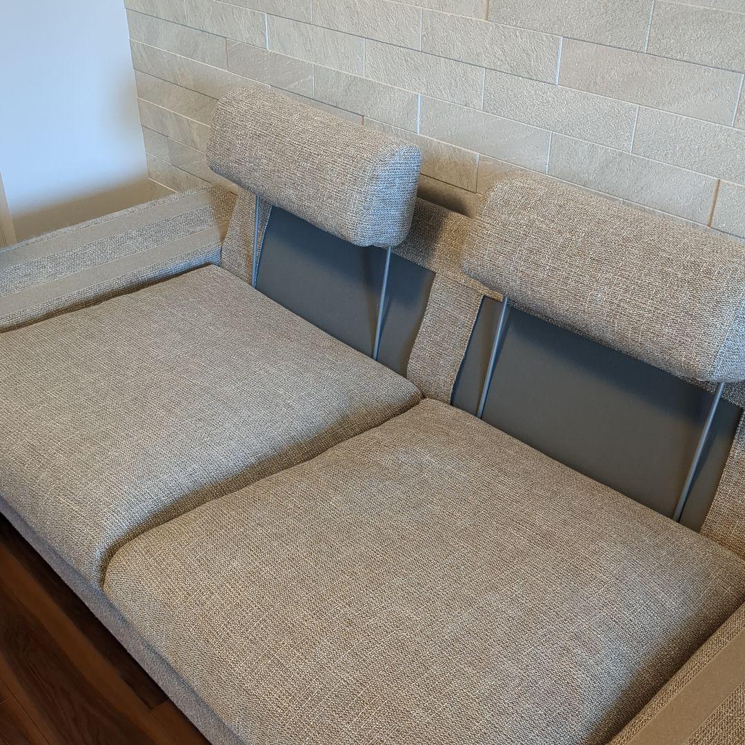 KEYUCA　ケユカ　ソファー　グレーベージュの2人掛けファブリックソファ