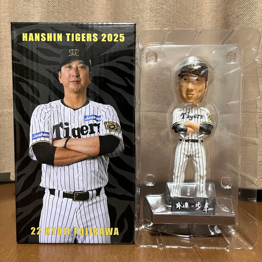 阪神タイガース ボブルヘッドフィギュア 2025 藤川監督 - メルカリ