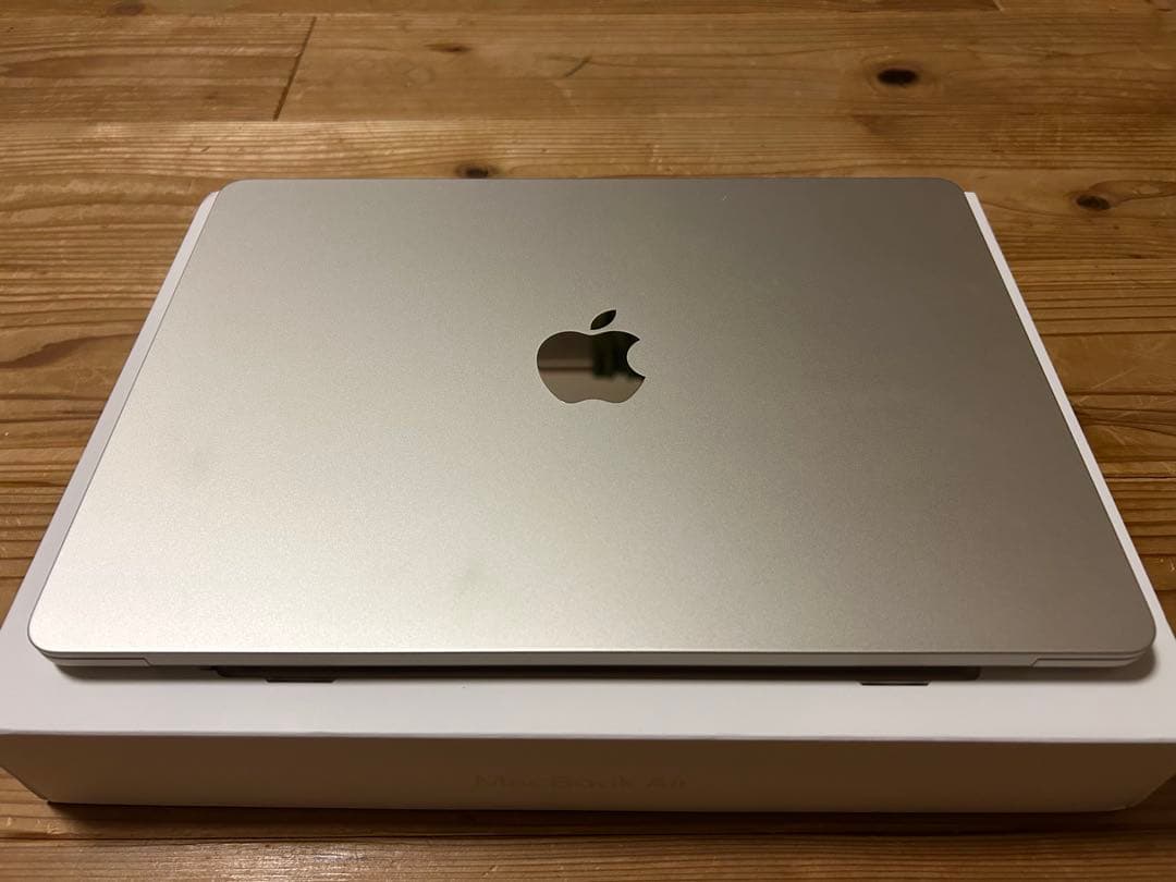 【極美品】MacBook Air M2チップ 8GB 256GB シルバー本体 Amazon.com: Apple Mid 2022 MacBook Air with Apple M2 Chip, 13.6