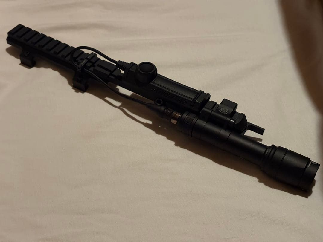 MP5 マウントレール ライト付き