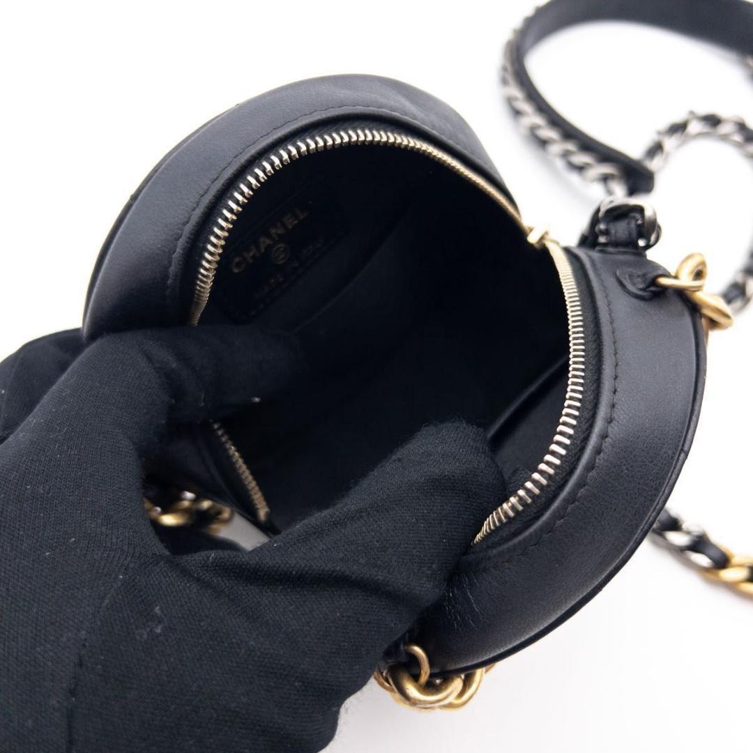 【未使用級】CHANEL 19 ラウンドチェーンショルダーバッグ　レザー