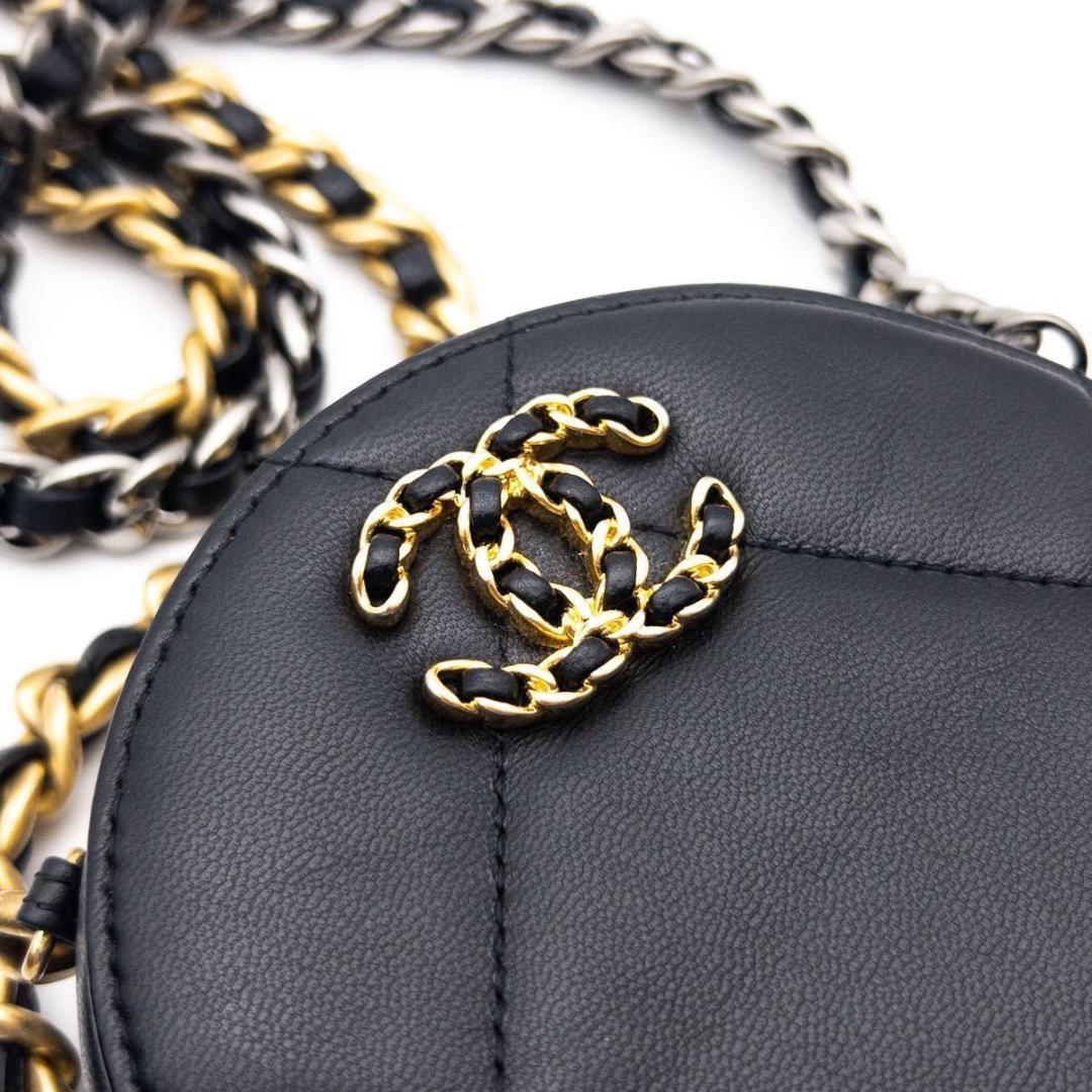 【未使用級】CHANEL 19 ラウンドチェーンショルダーバッグ　レザー