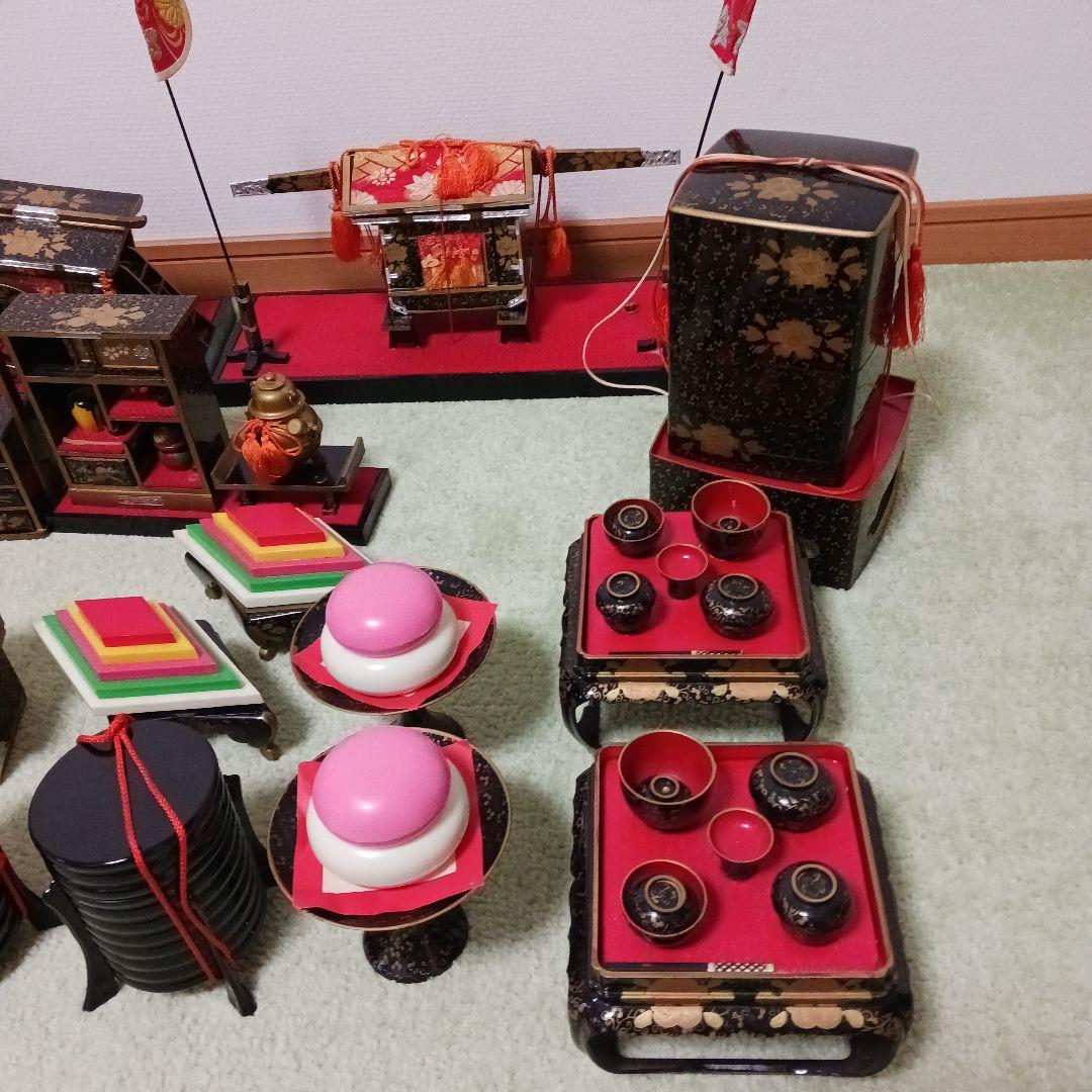 桐箱入り雛人形　七段飾り