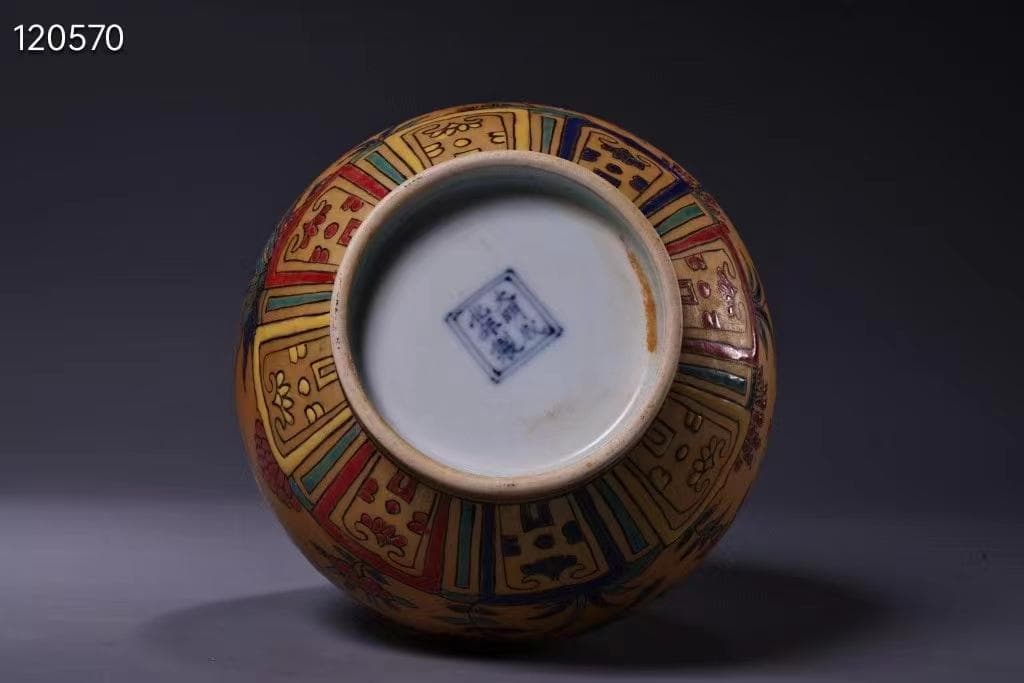 中国古美術・純手描き金陶花瓶・大明成化紋・箱付き・稀有品・