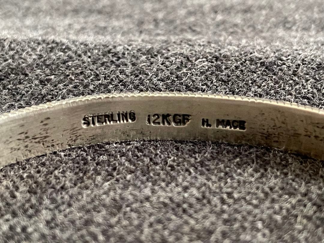 ナバホ ハーヴィーメイス フェザーバングル 12KGF