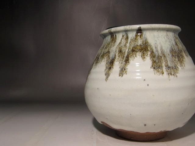 唐津　堆の峰窯　中里宗家　１４代陶仙　水指　風格のある作品　s309