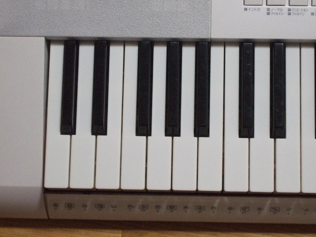 CASIO LK-211 電子ピアノ・キーボード ルーチェ 光ナビ 送料込み