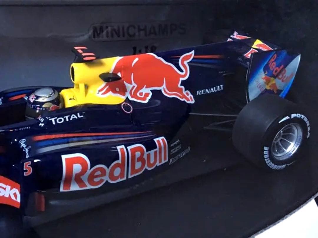 良状態 限定品 ミニチャンプス 1/18 レッドブル RB6 ベッテル