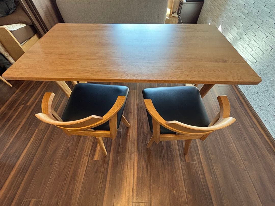 ダイニングテーブル　天然木製　２脚　オーク