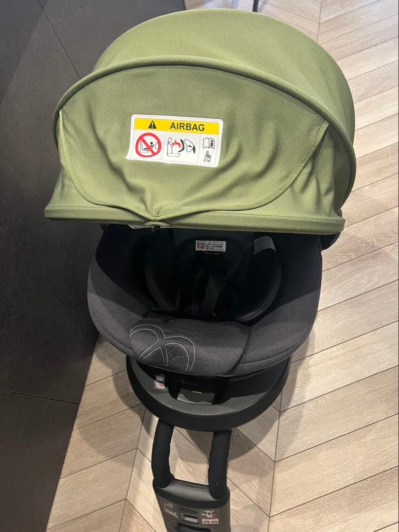 エールべべ　KURUTTO 5Oui クルット 5ウィ　チャイルドシート