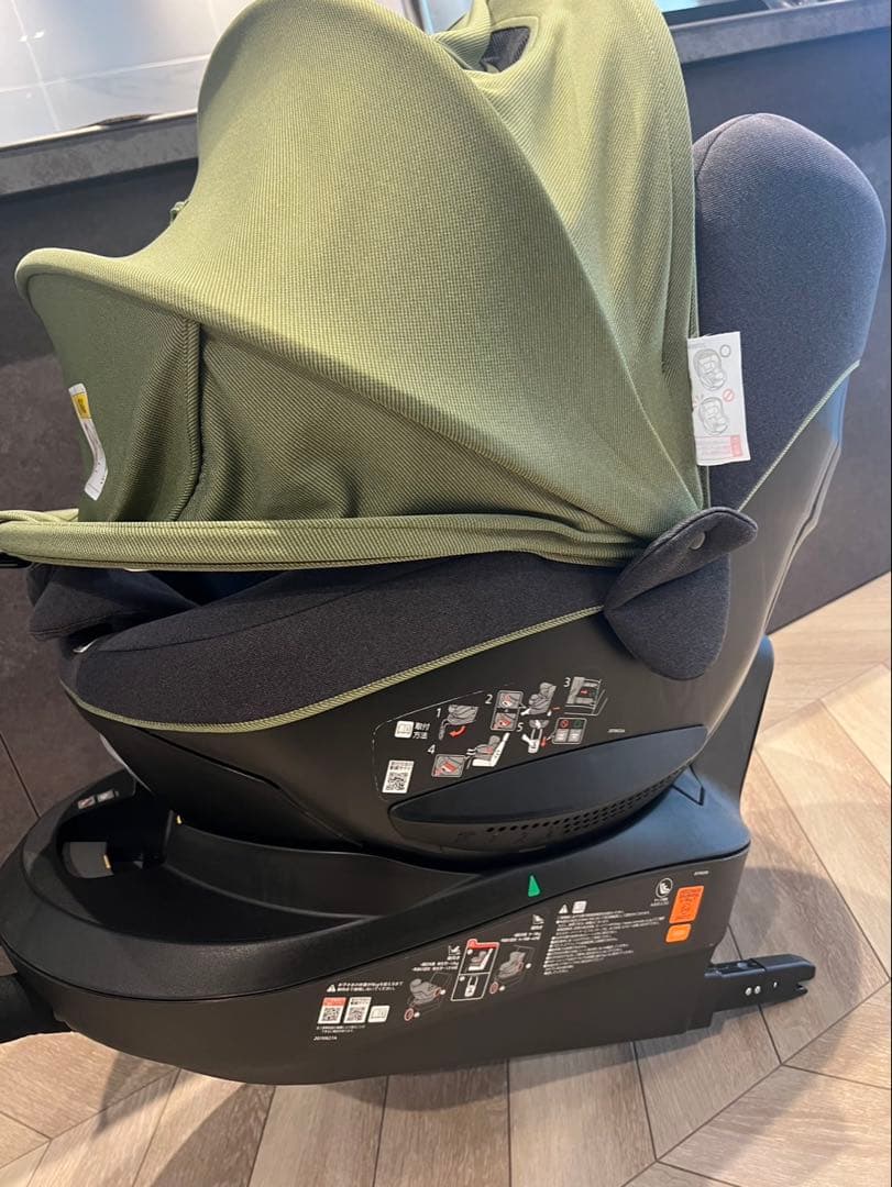 エールべべ　KURUTTO 5Oui クルット 5ウィ　チャイルドシート