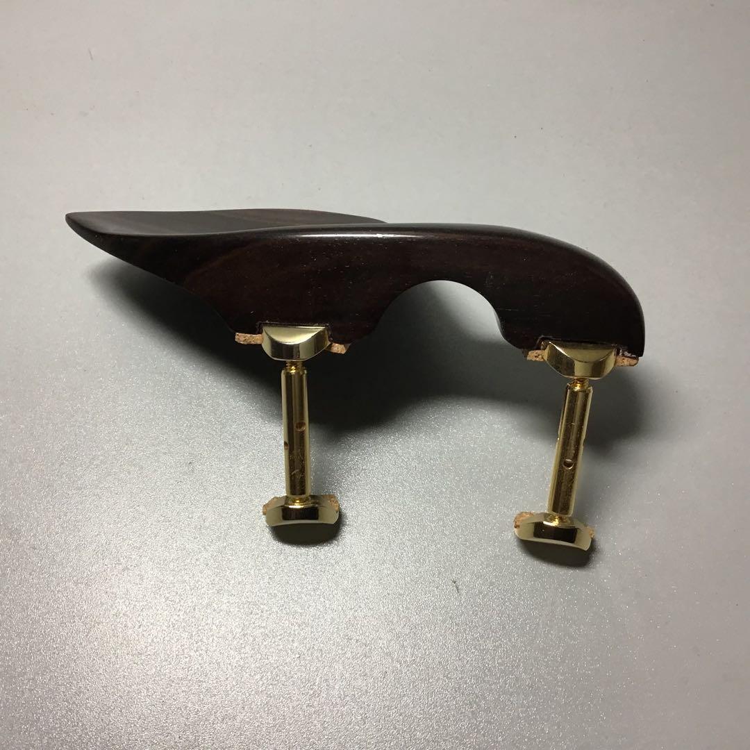 日本工芸会正会員松岡裕治が作成する顎当て　インド黒檀スドラド