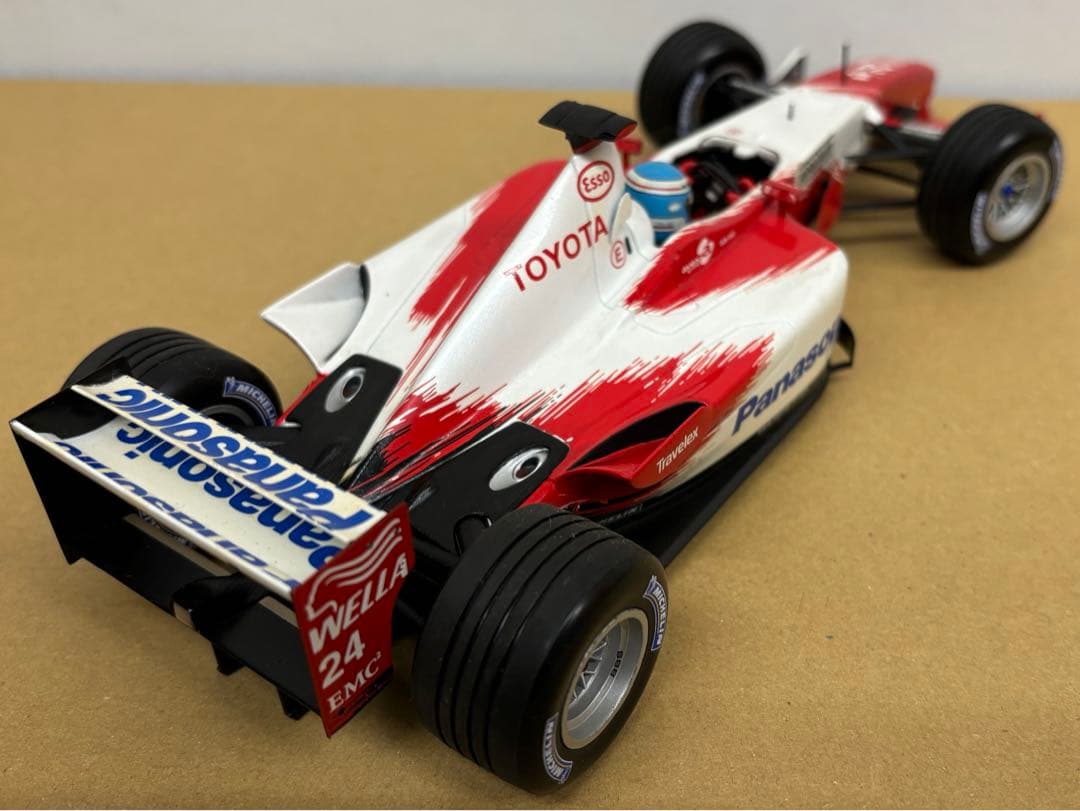 【ミニチャンプス　TOYOTA TF102 2002年　1/18】