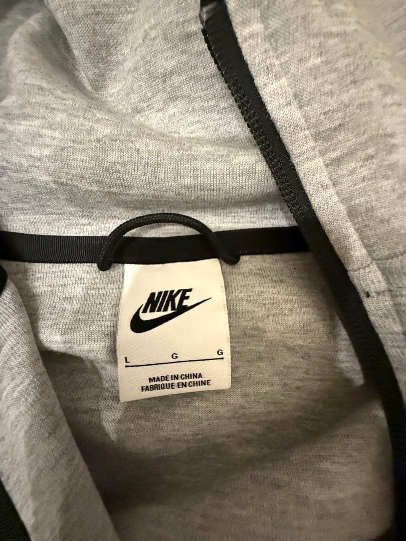 NIKE テックフリース 廃盤 人気