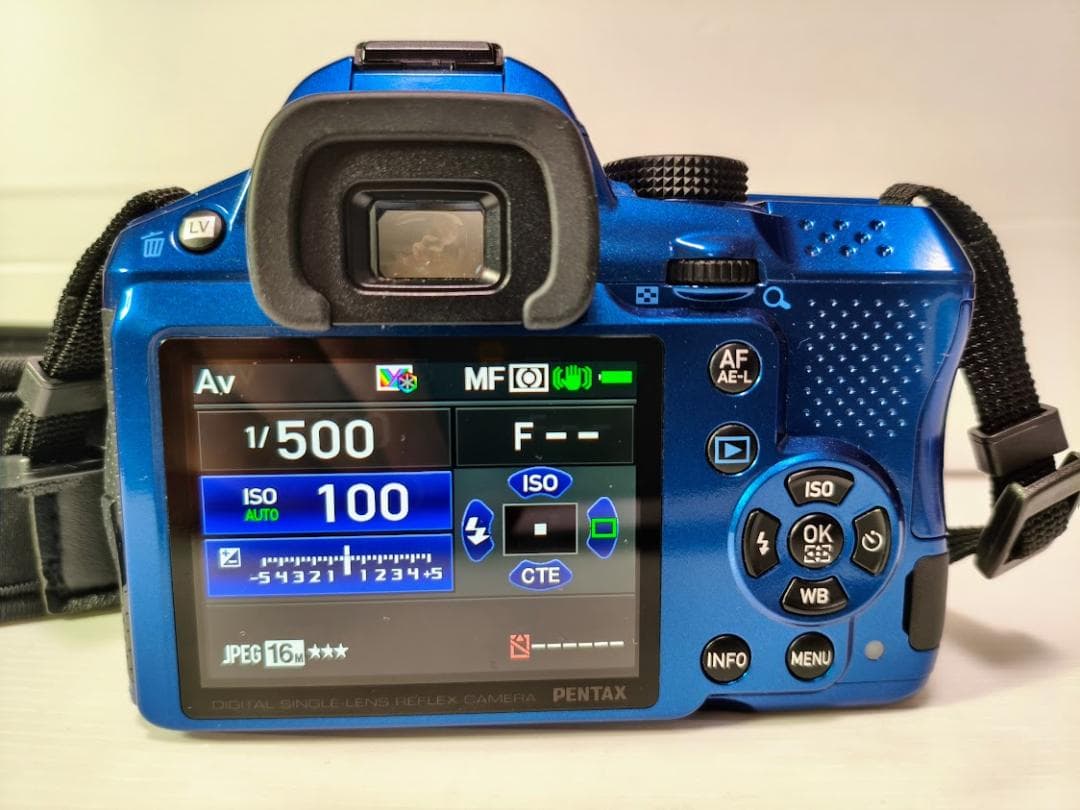 黒死病対策】【内臓電池交換】PENTAX K-30 イメージカラーのブルー