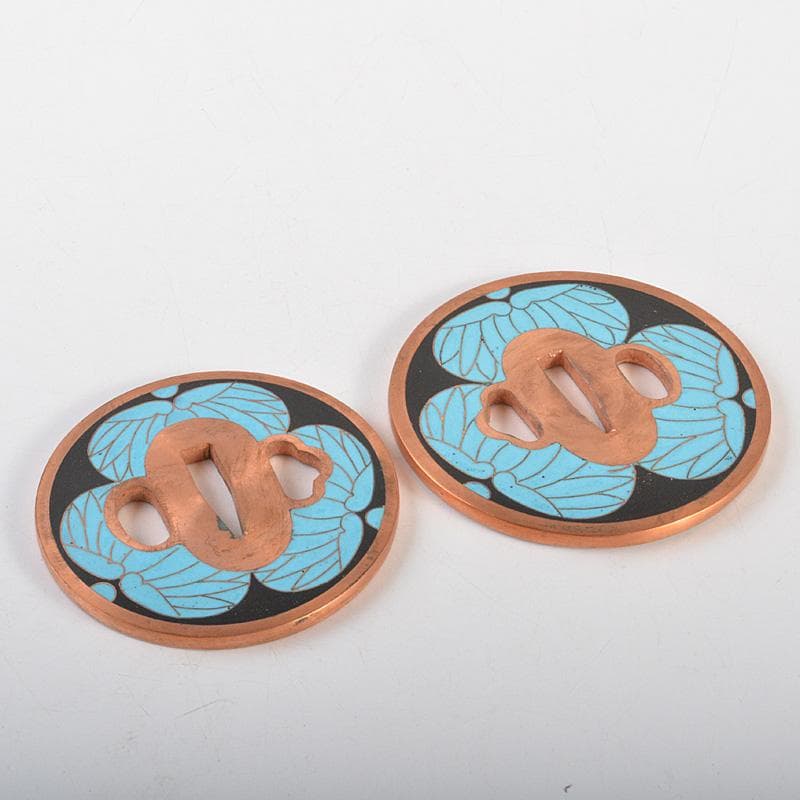 武具　刀装具　銅地　七宝三葉葵紋鍔　一對　桐箱付　C　7262