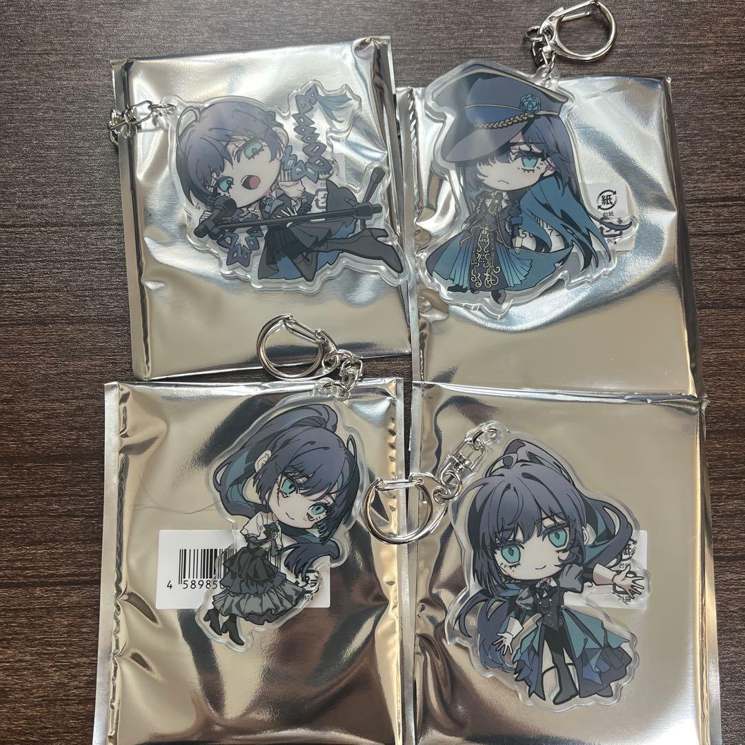 Ado アクリルキーホルダー よだか 4種セット - メルカリ