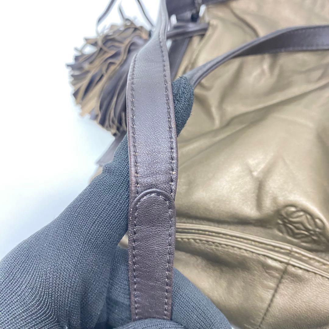 ロエベ フラメンコ ゴールド ショルダーバッグ メタリック タッセル