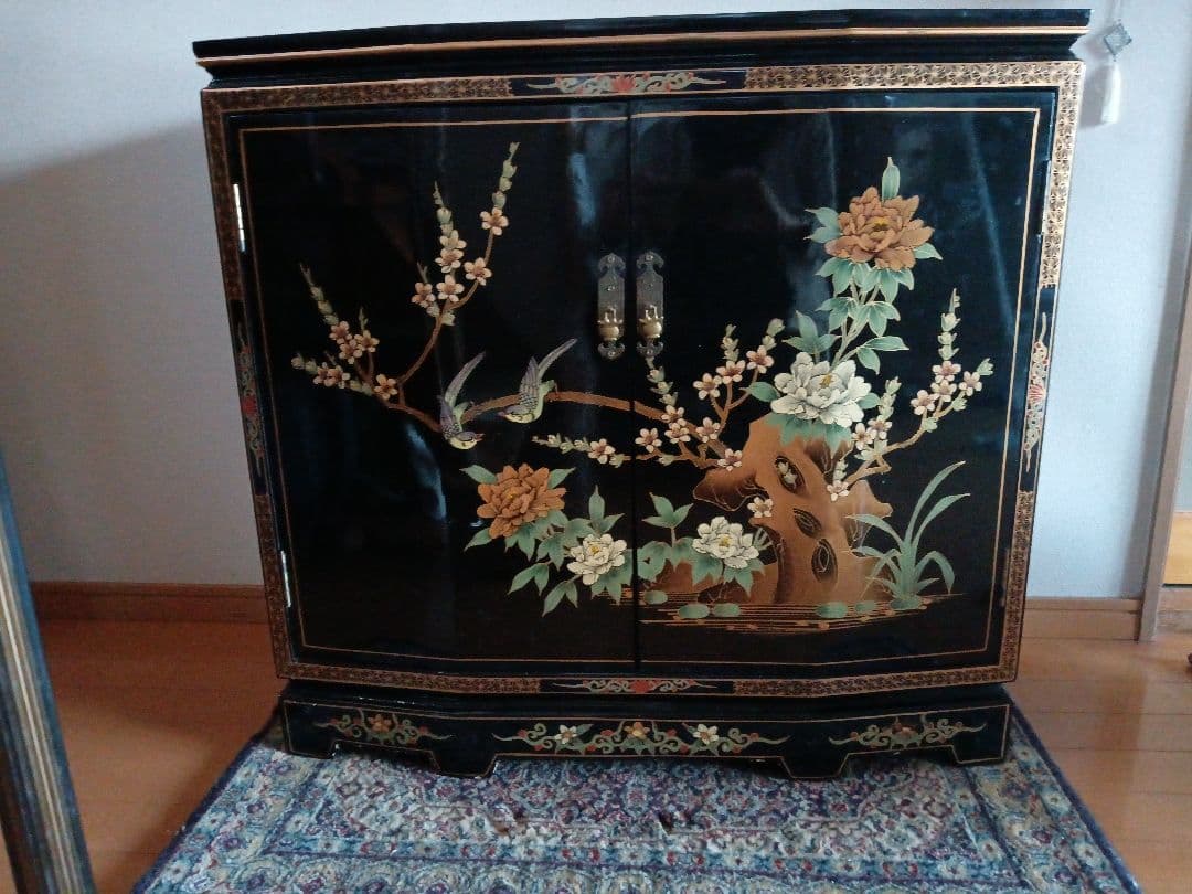 黒い木製座卓 花と鳥のデザイン螺鈿細工中国