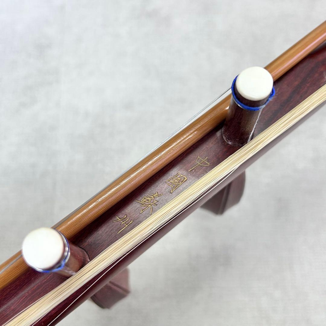 (k20)中国楽器 二胡 弦楽器 蛇革 パイソン 美品 ケース付き 中国蘇州