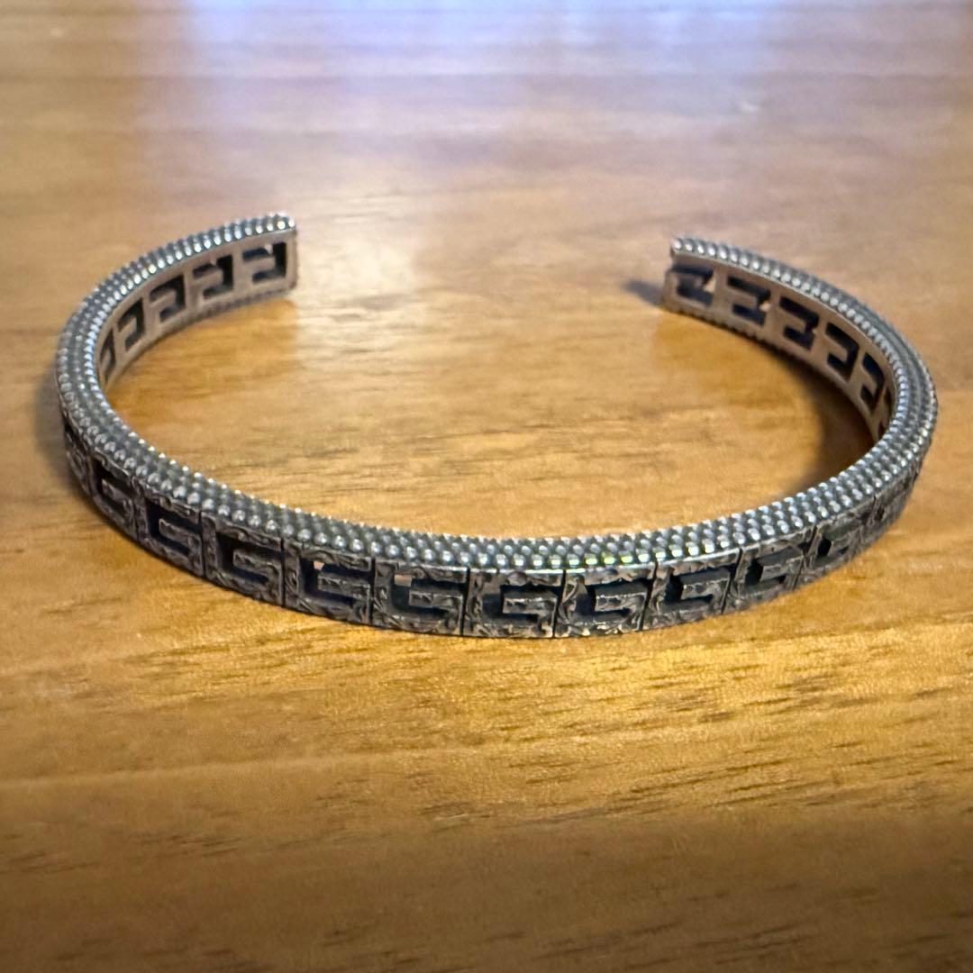 GUCCI バングル スクエア G インターロッキング アラベスク ブレスレット