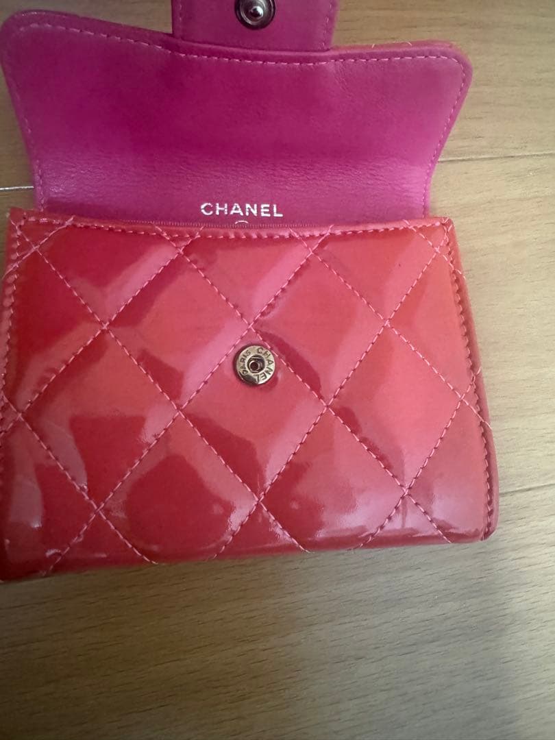 CHANEL シャネル　マトラッセ　ケース　エナメル　財布