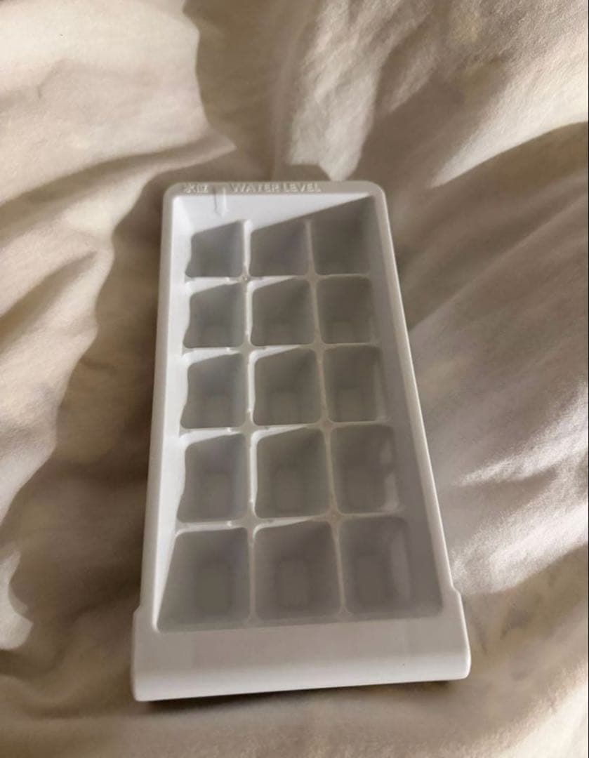 ほぼ未使用　TOSHIBA 東芝　冷蔵庫 GR-V15BS ホワイト 153L