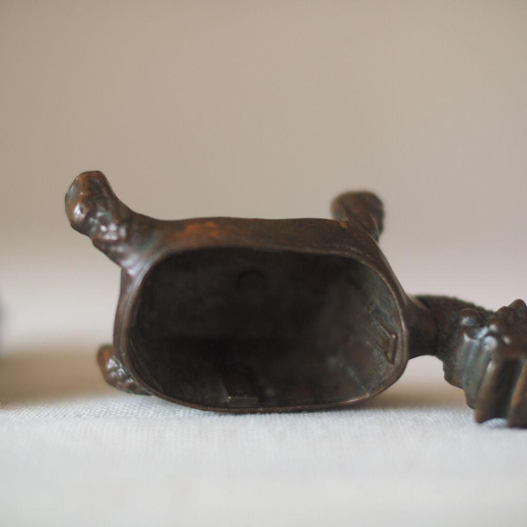 亀と五重塔の金属工芸品 古道具 骨董 - メルカリ