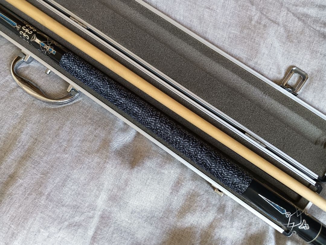 ビリヤード　美品 キュー　ケース付き