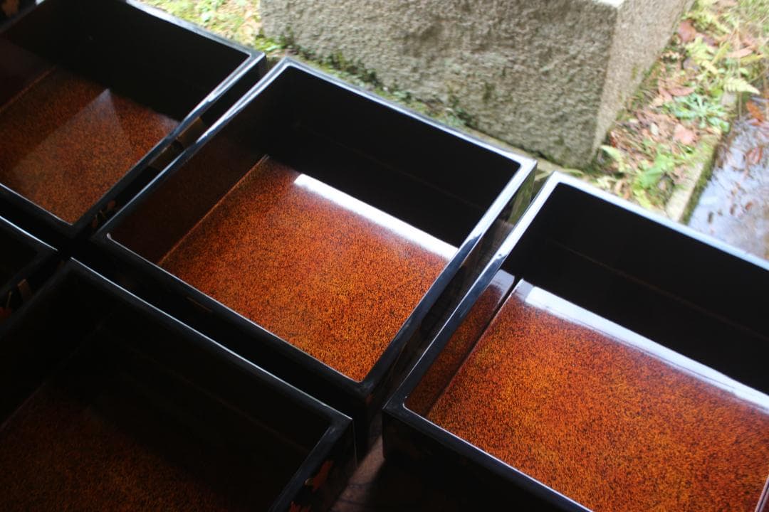 Mさま専用！上質内梨地黒漆に極上紅白梅蒔絵の映える台付五段重（検輪島塗重箱お重