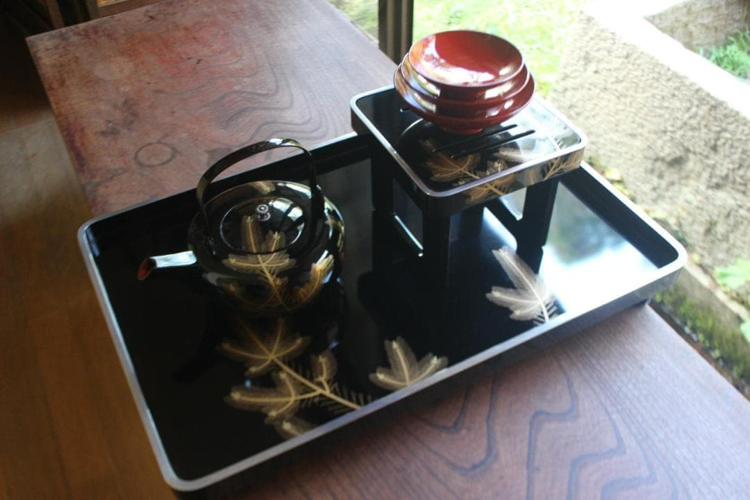 Mさま専用！上質内梨地黒漆に極上紅白梅蒔絵の映える台付五段重（検輪島塗重箱お重