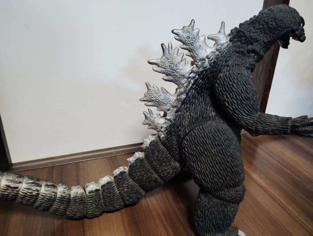 ゴジラ フィギュア