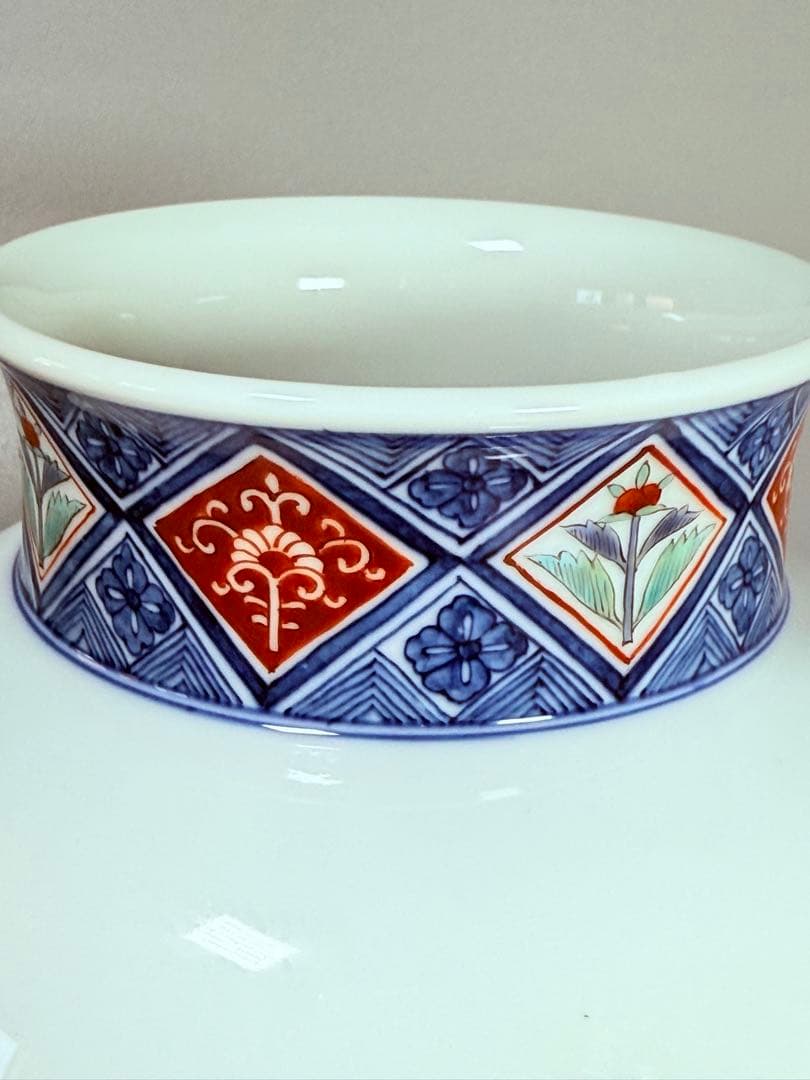 十一代酒井田柿右衛門 渦福 錦花鳥図花瓶 共箱