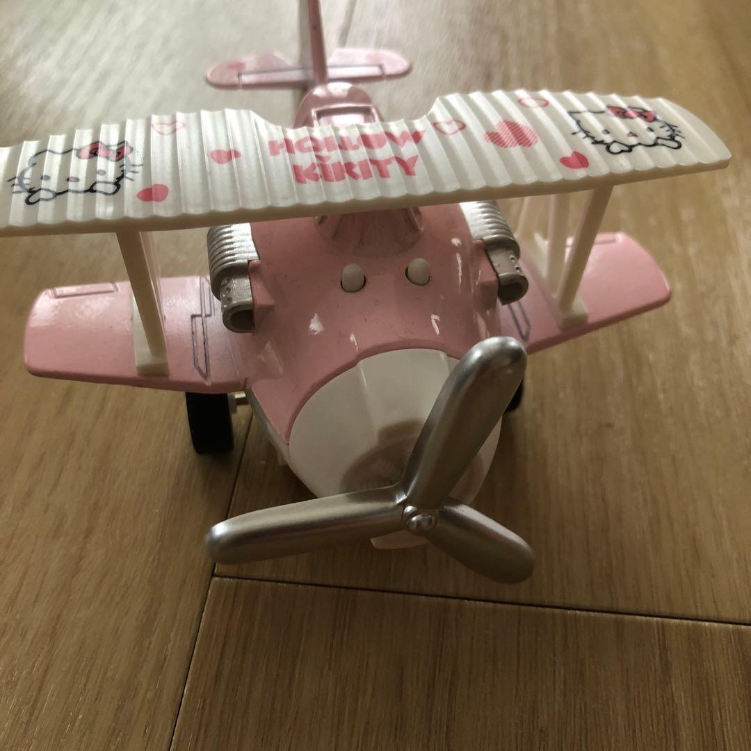 ハローキティ　飛行機　動く