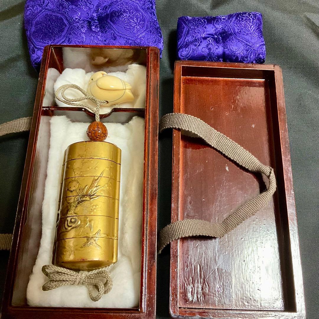 花鳥蒔絵印籠・牙刻鳥根付・箱・座布団付 花鳥蒔絵印籠・牙刻鳥