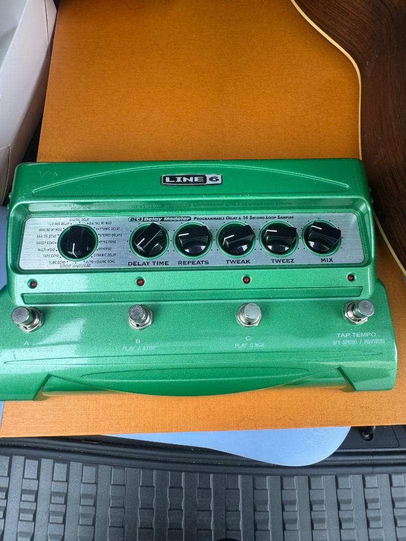LINE 6 DL4 Delay Modeler グリーン アダプター無し LINE 6 DL4 Delay Modeler グリーン アダプター無し LINE6 DL4 Delay