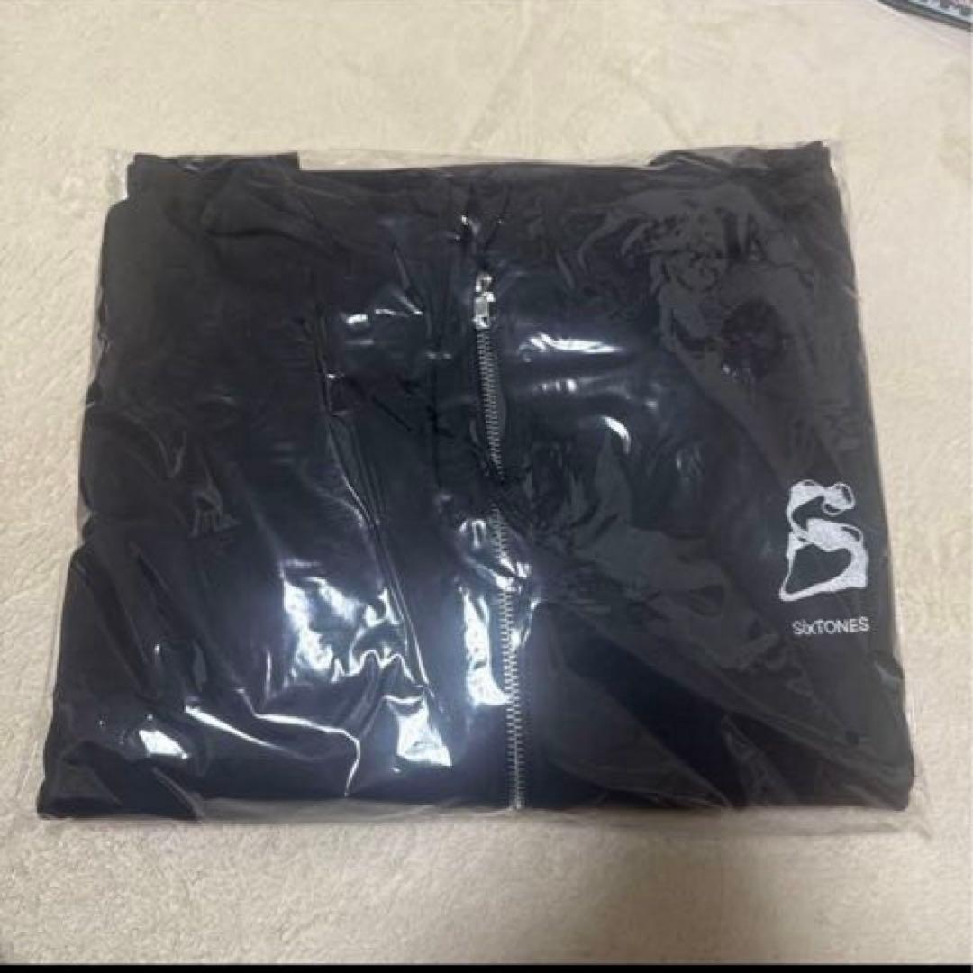 新品未開封 MILESixTONESパーカー 2026 SixTONES - メルカリ