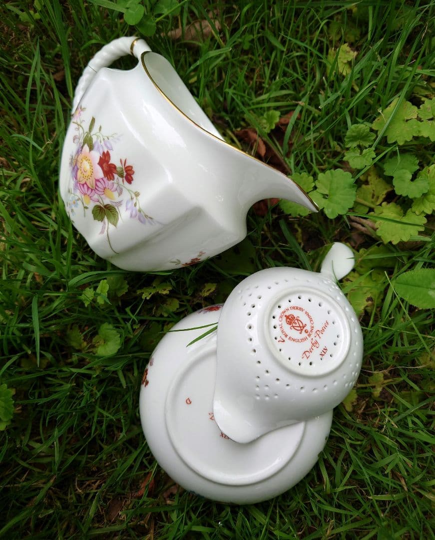 ロイヤル・クラウンダービー ボーンチャイナ ティストレーナー＆ミルク