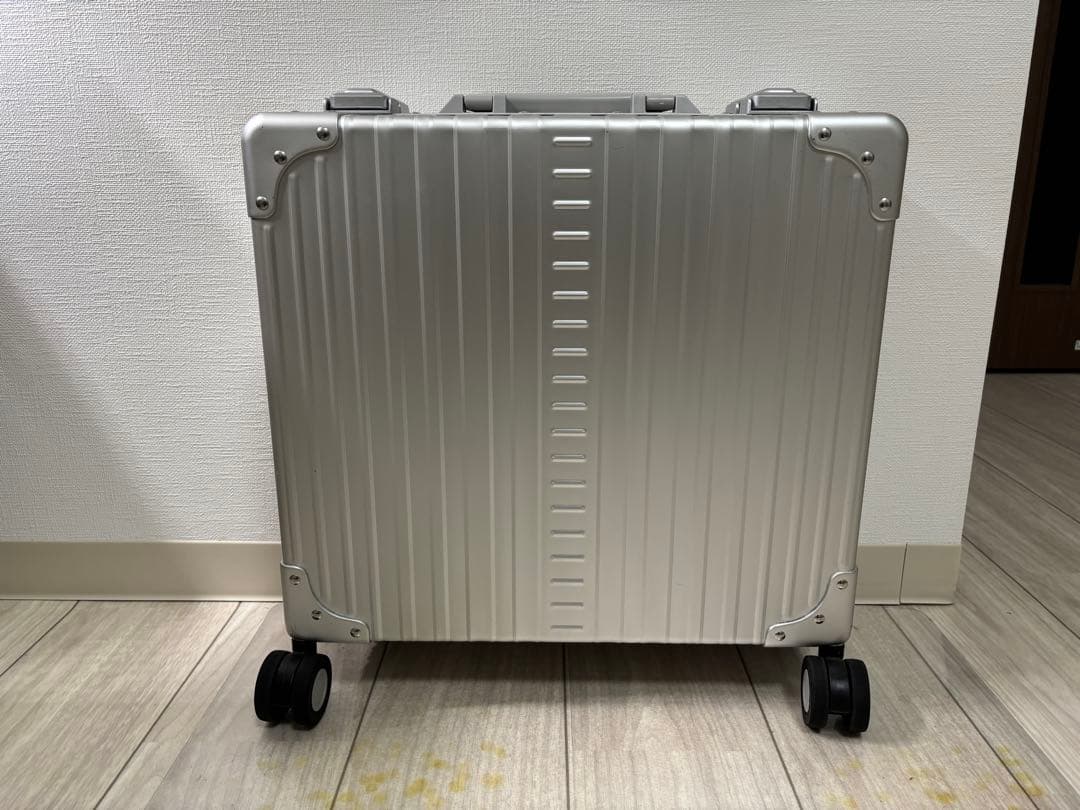 2025年7月購入】NEO KEEPR アルミ スーツケース 24L