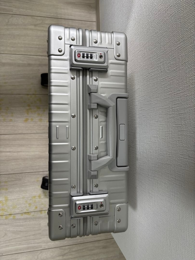 2025年7月購入】NEO KEEPR アルミ スーツケース 24L NEO KEEPR